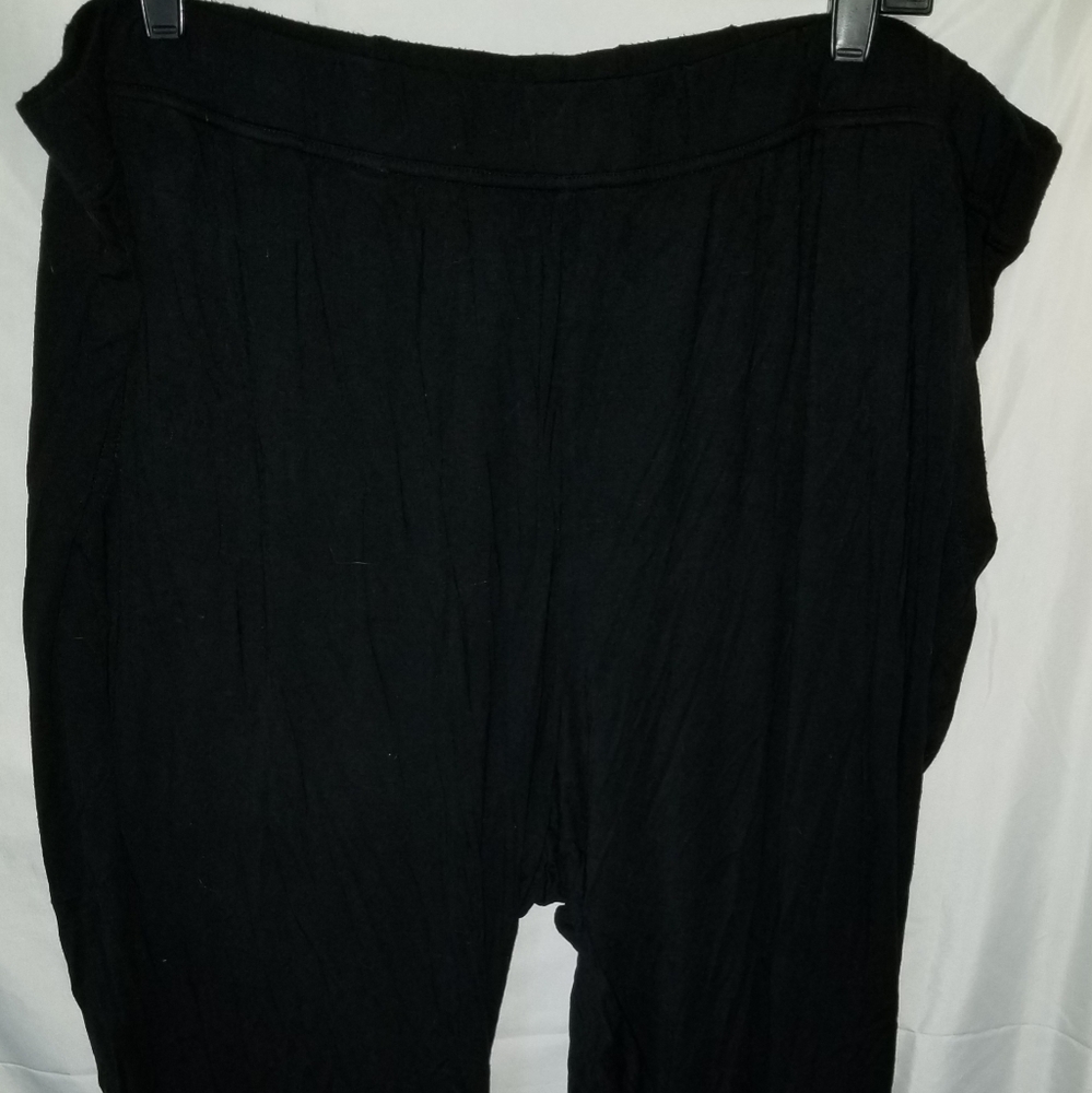 Torrid black sleeper bottoms size 3